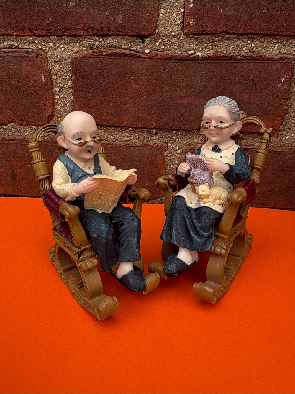 Elderly Couple Resin Figurine Set Grandma Knitting & Grandpa Reading